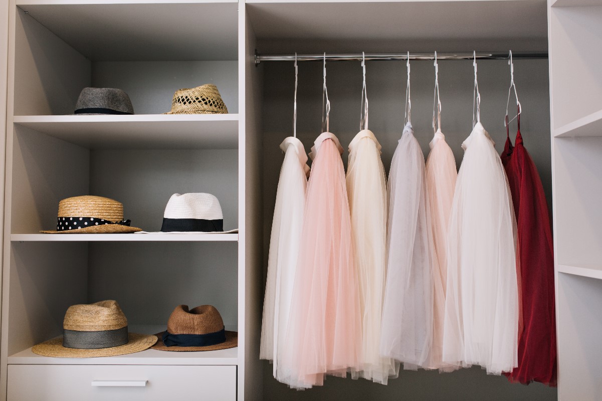 How to organize closet space?