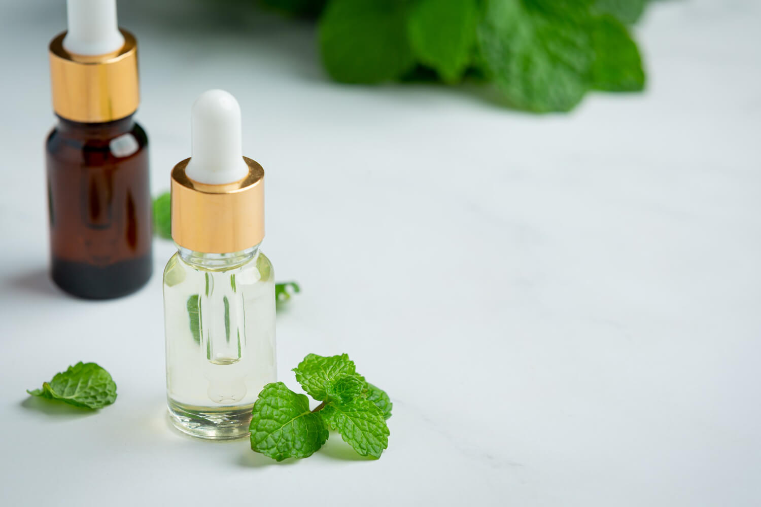 Essential oils or fragrance oils? Which to choose?