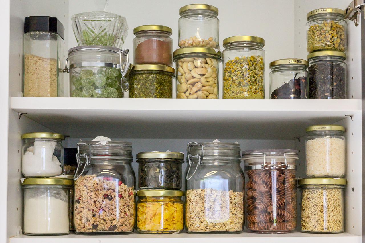 What is worth equipping a home pantry with?