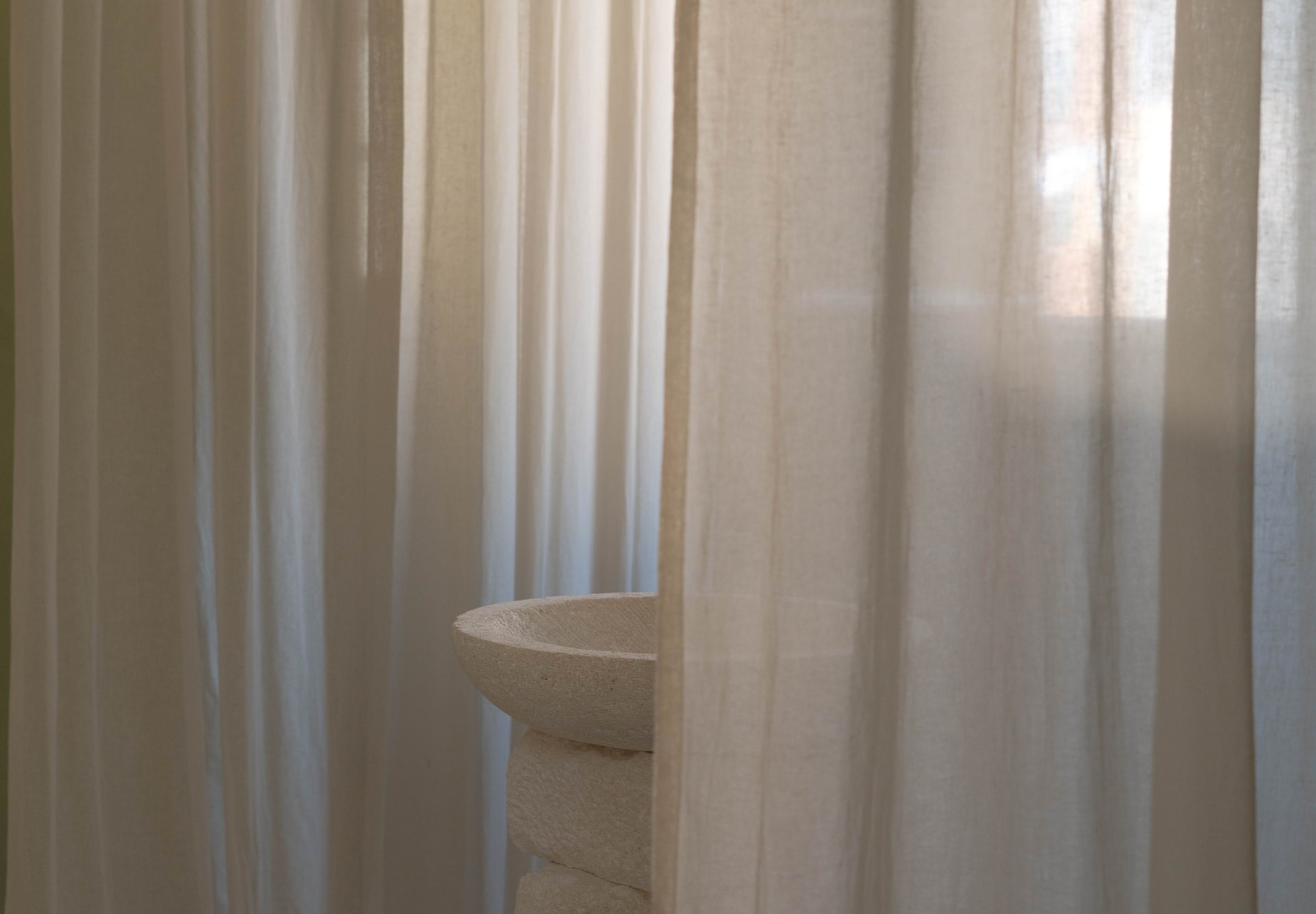 Linen curtains: The perfect way to add a touch of class to your home